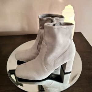 🩶Marc Fisher Needit Ankle Booties NIB